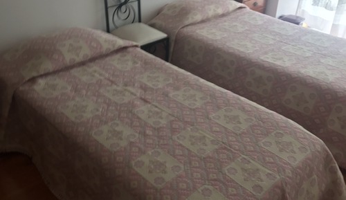 Twin Room, Shared Bathroom (4)