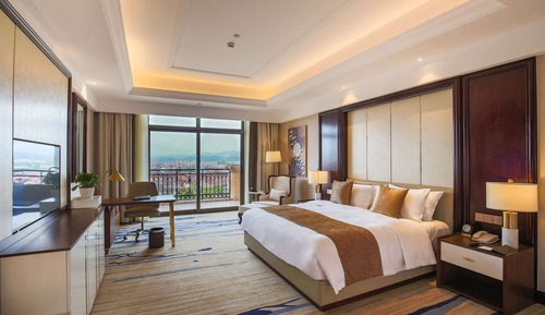 Deluxe City View King Bed Room