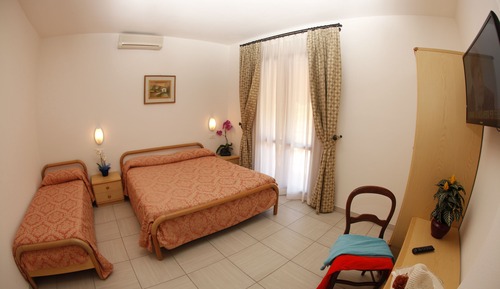 Comfort Triple Room