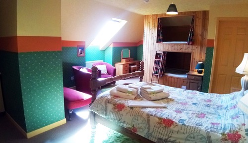 Family Room, Private Bathroom