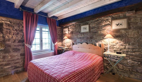 Double Room (Bleue)