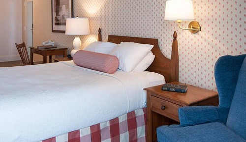 Palmer Inn Standard Queen