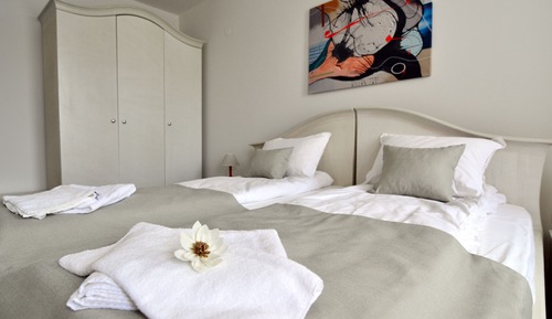 Classic Room, 2 Twin Beds, River View