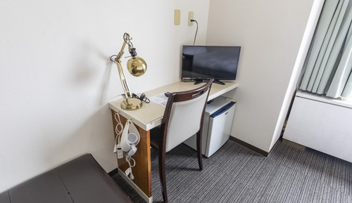 Double Room, Smoking