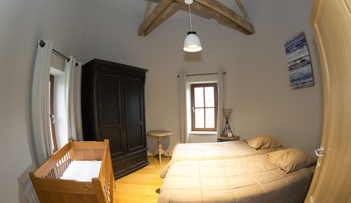 Cottage, Courtyard View (La Tour)