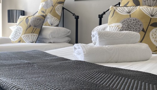 Classic Twin Room, Private Bathroom (across Hall, Cointreau)