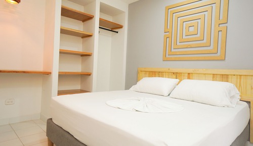 Family Room, Multiple Beds (Air Conditioning)