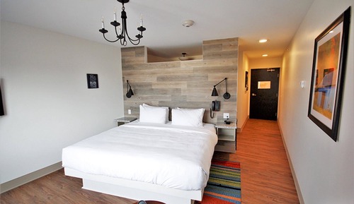 Room, City View