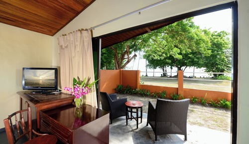 Beachfront Private Villa - semi open bathroom