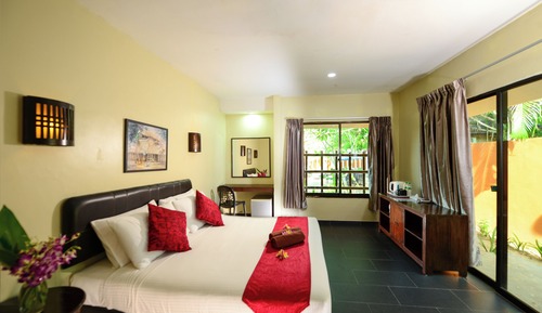 Pool Private Villa - semi open bathroom - shared pool