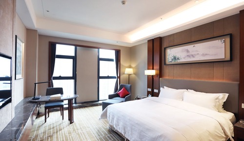 Superior Room, 1 King Bed, Smoking