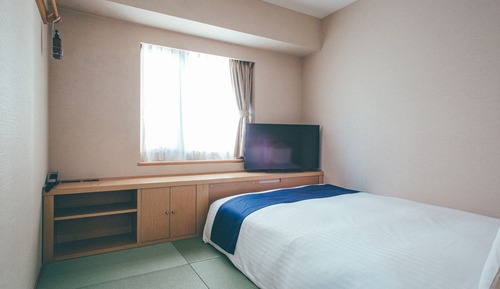 Japanese-Style Room