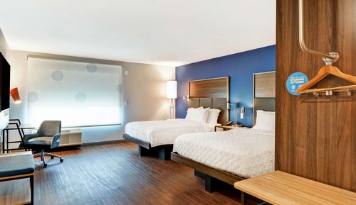 Room, 2 Queen Beds, Accessible (Bathtub)
