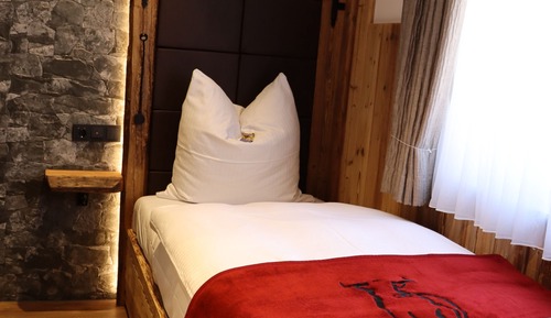 Deluxe Single Room