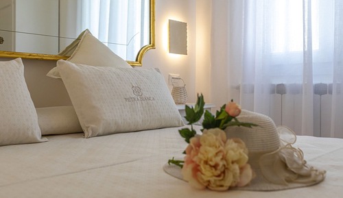 Double or Twin Room, Ensuite (Camera 2)