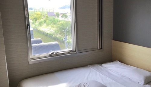 Single Room, Smoking