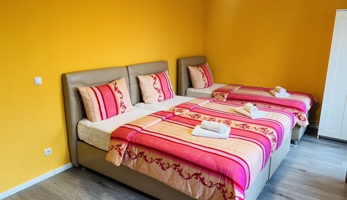 Family Room, 3 Twin Beds, Non Smoking, Refrigerator