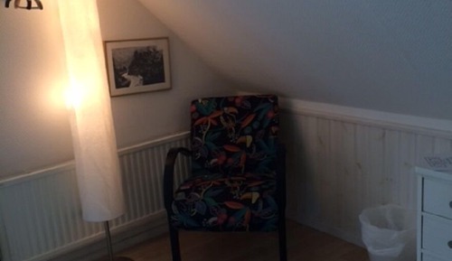Twin Room (entrance via external staircase)