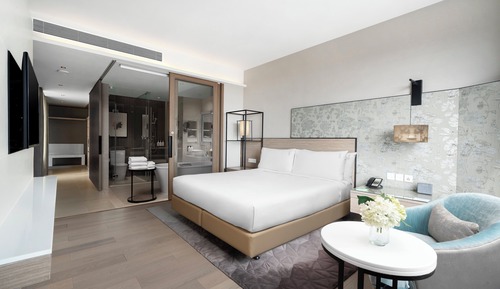 Suite, 1 King Bed, Mountain View