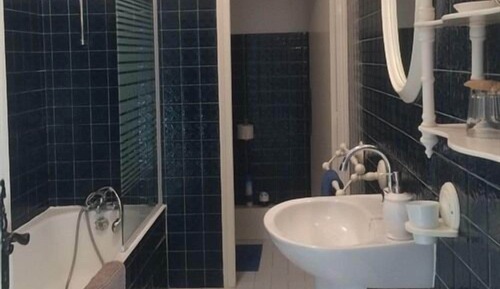 Premium Double Room, Ensuite, Garden View (Large Room )