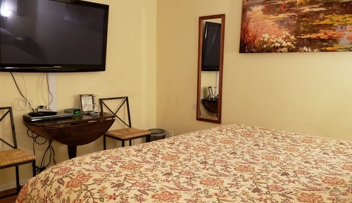 Barrel King Suite (Non-Pet Friendly)