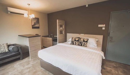Basic Studio, 1 King Bed