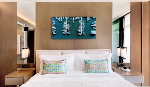 Deluxe Room, 1 King Bed, Non Smoking, Balcony (View)