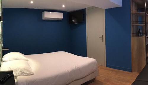 Basic Studio, Ensuite, City View (Duplex - Studio 11)