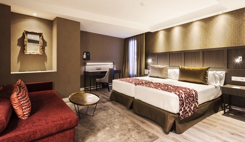 Deluxe Triple Room (2 adults + 1 children)