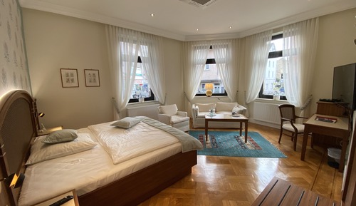 Junior Suite (2 Adults)