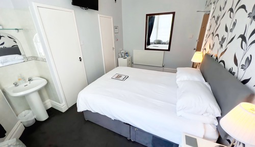 Double Room (King Room 5)