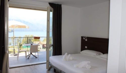 Double or Twin Room, Terrace, Lake View