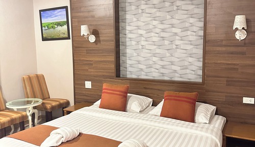 Deluxe Room Lake View