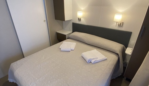 Deluxe Mobile Home, 2 Bedrooms, 2 Bathrooms, Sea View
