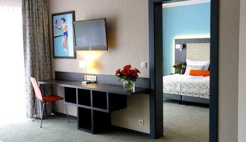Suite, Balcony