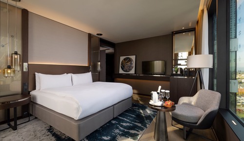 Premium Room, 1 King Bed, Club Lounge Access (High Floor)