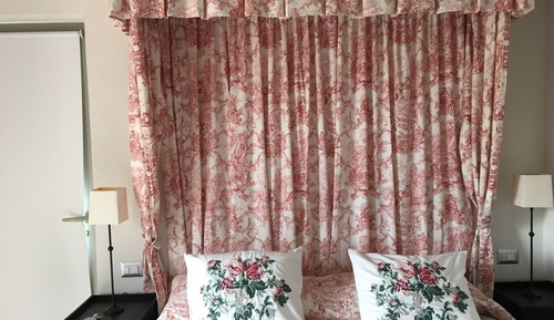 Deluxe Double Room, 1 Queen Bed, Patio, Hill View