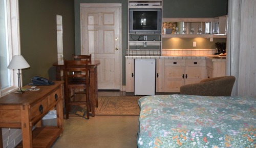 Room, 2 Queen Beds, Patio, Lakeside (102)