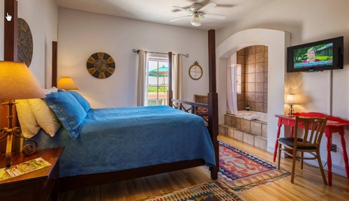 Deluxe Room, 1 King Bed, Balcony