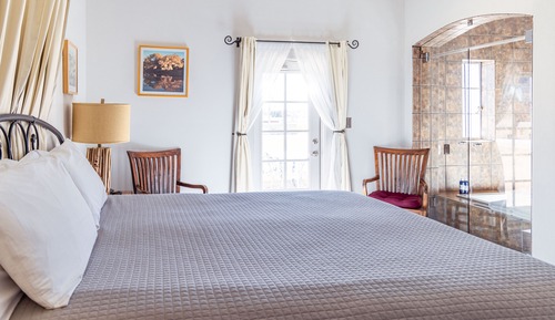 Deluxe Suite, 1 King Bed with Sofa bed, Balcony (Ted Turner Suite)