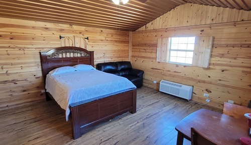 Cabin, 1 Queen Bed (Outdoorsman Cabin)