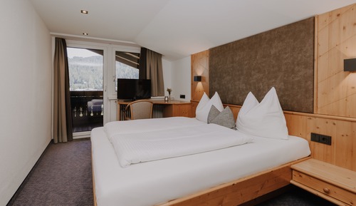Double Room Attic (roof slope - bathtub with hand shower - standing height of approx. 165 cm)