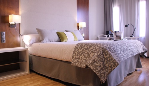 Junior Suite (Living Room)