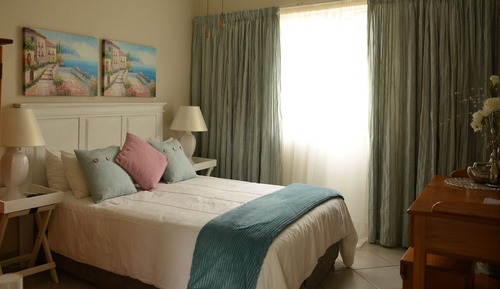 Room (2)