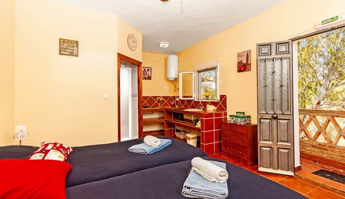 Studio, Kitchenette