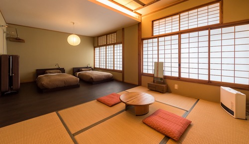 Deluxe Family Suite, Private Bathroom