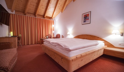 Junior Double Room, Garden View
