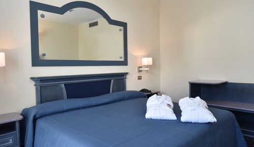 Comfort Double Room, Partial Sea View (Large)