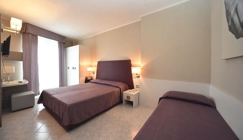 Comfort Room, 2 Bedrooms, Connecting Rooms