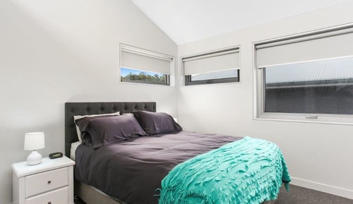 Deluxe Ensuite Room 1